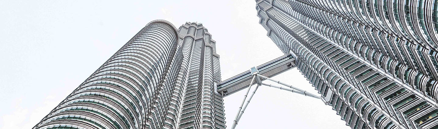 Visit Petronas Towers, close to your Hotel in Kuala Lumpur.