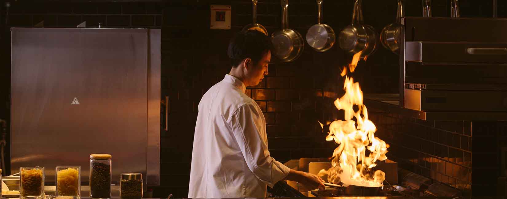 曼谷辉盛名致酒店公寓烧烤美食