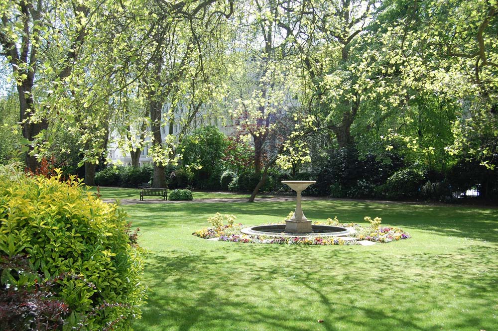 Private garden at Fraser Suites Kensington, pet friendly serviced apartment in London